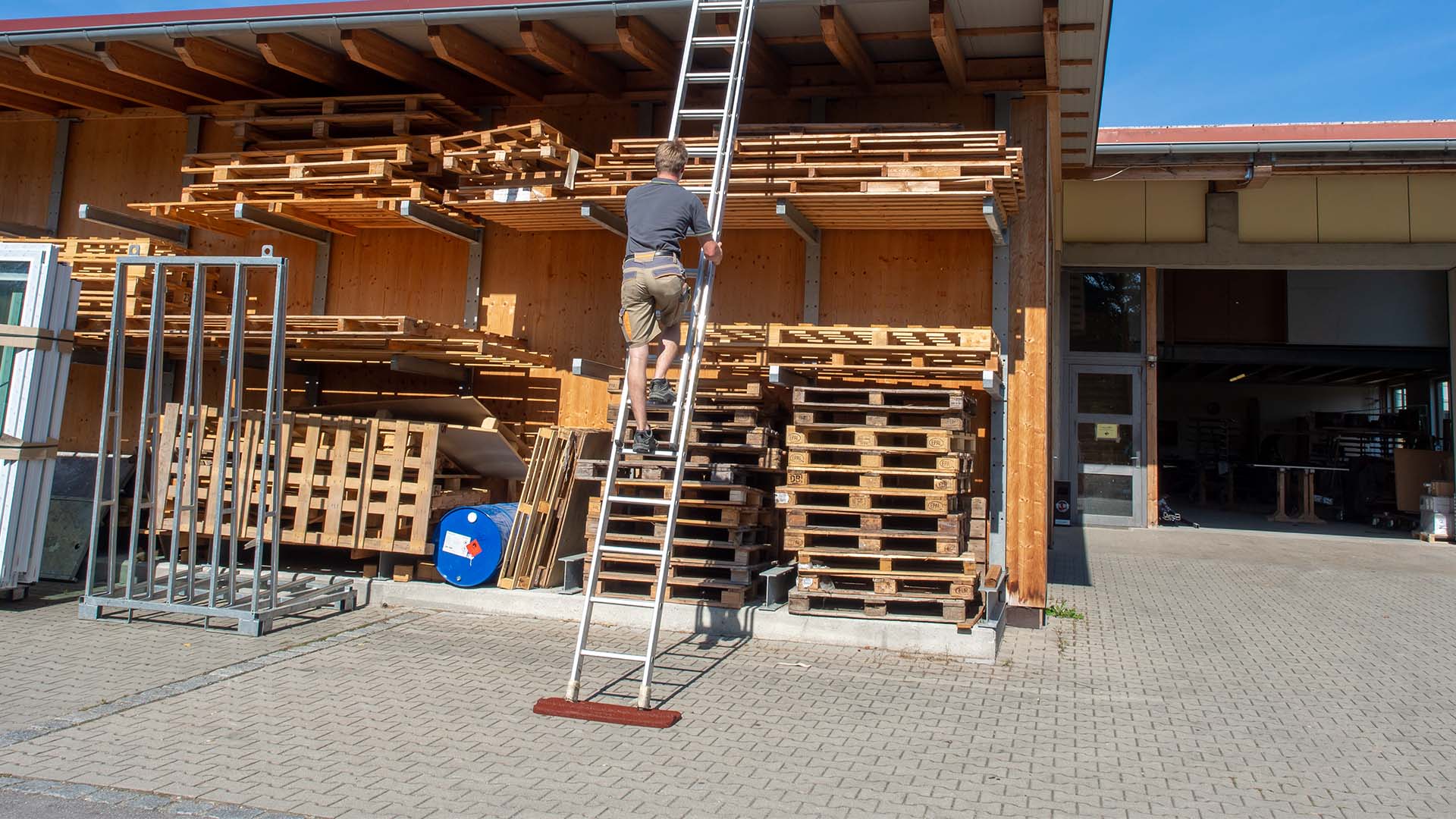 Ladder anti-slip mat for crafts